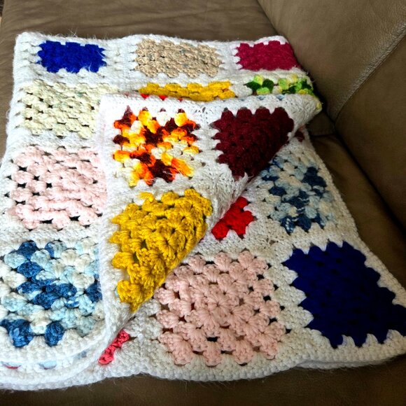 Hand made long crochet granny square throw/blanket/Afghan. - Picture 5 of 7